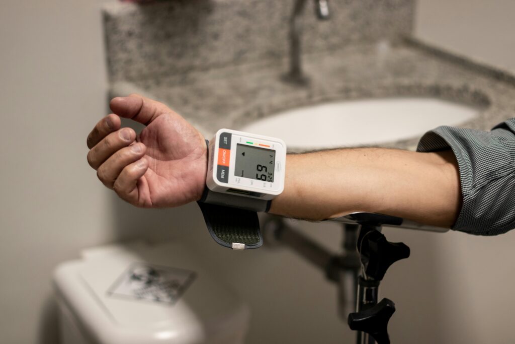 Omron Evolv all-in-one wireless blood pressure monito